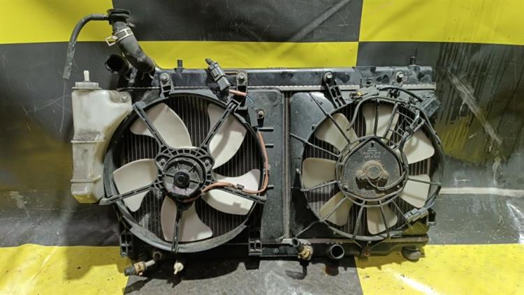 Радиатор основной Хонда Фит в Дербенте 105259